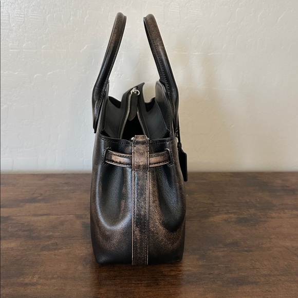 Coach Empire 28 Loved Leather - Picture 3 of 7